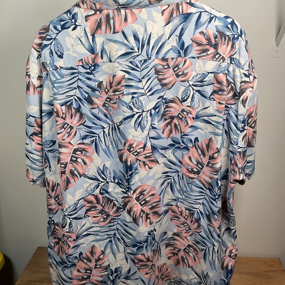 Tommy Bahama Silk Hawaiian Camp Shirt – XXL Tropical Monstera - Picture 11 of 13